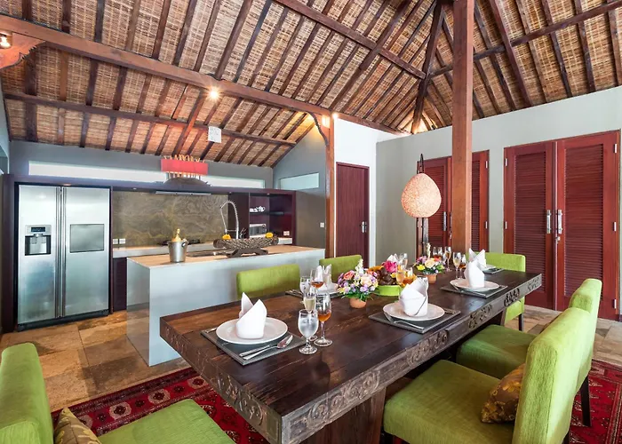 فيلة Joglo-style 3 Bedroom In Heart Of سمينياك