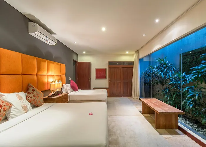 Joglo-style 3 Bedroom In Heart Of فيلة سمينياك