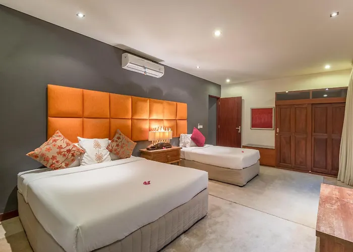 Joglo-style 3 Bedroom In Heart Of فيلة